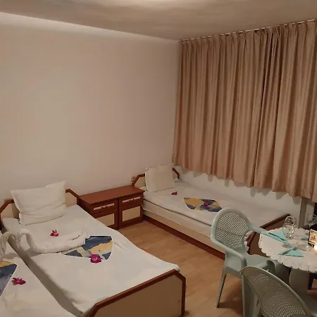 홈스테이 Стаи За Гости Ники 네세부르