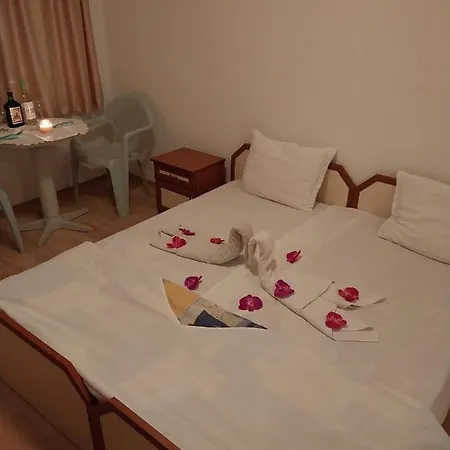 Стаи За Гости Ники Homestay Nesebar